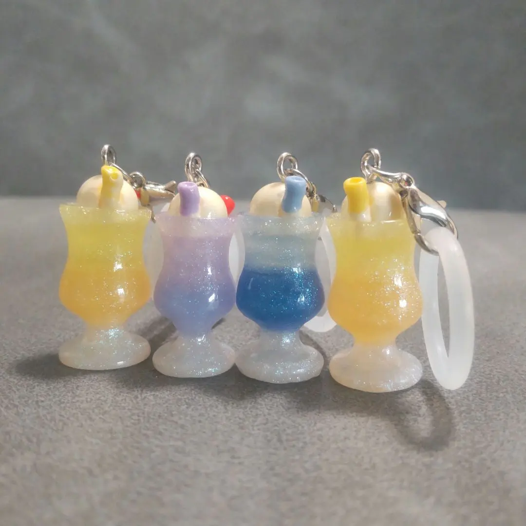 Thumbnail of Cream Soda Umbrella Charm