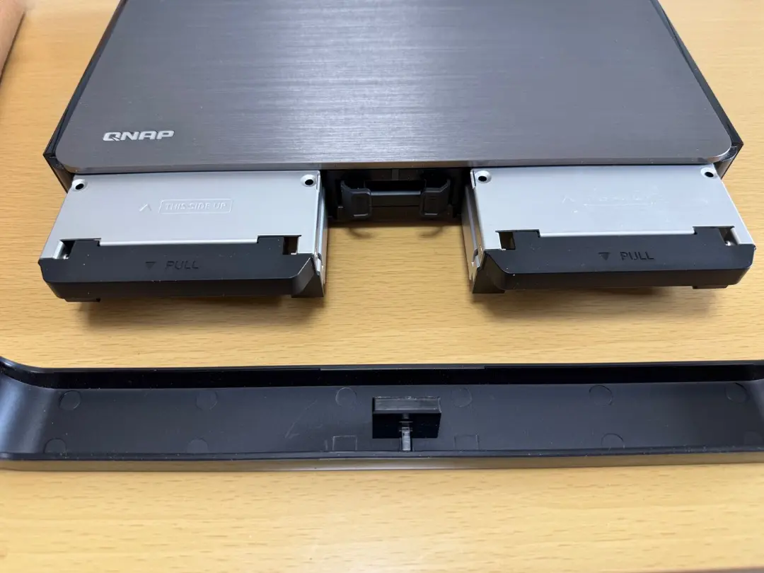 ★【動作品】QNAP HS-210 2TB ファンレス NAS 静音【送料無料】 HS-210 | ハードウェア仕様 | QNAP