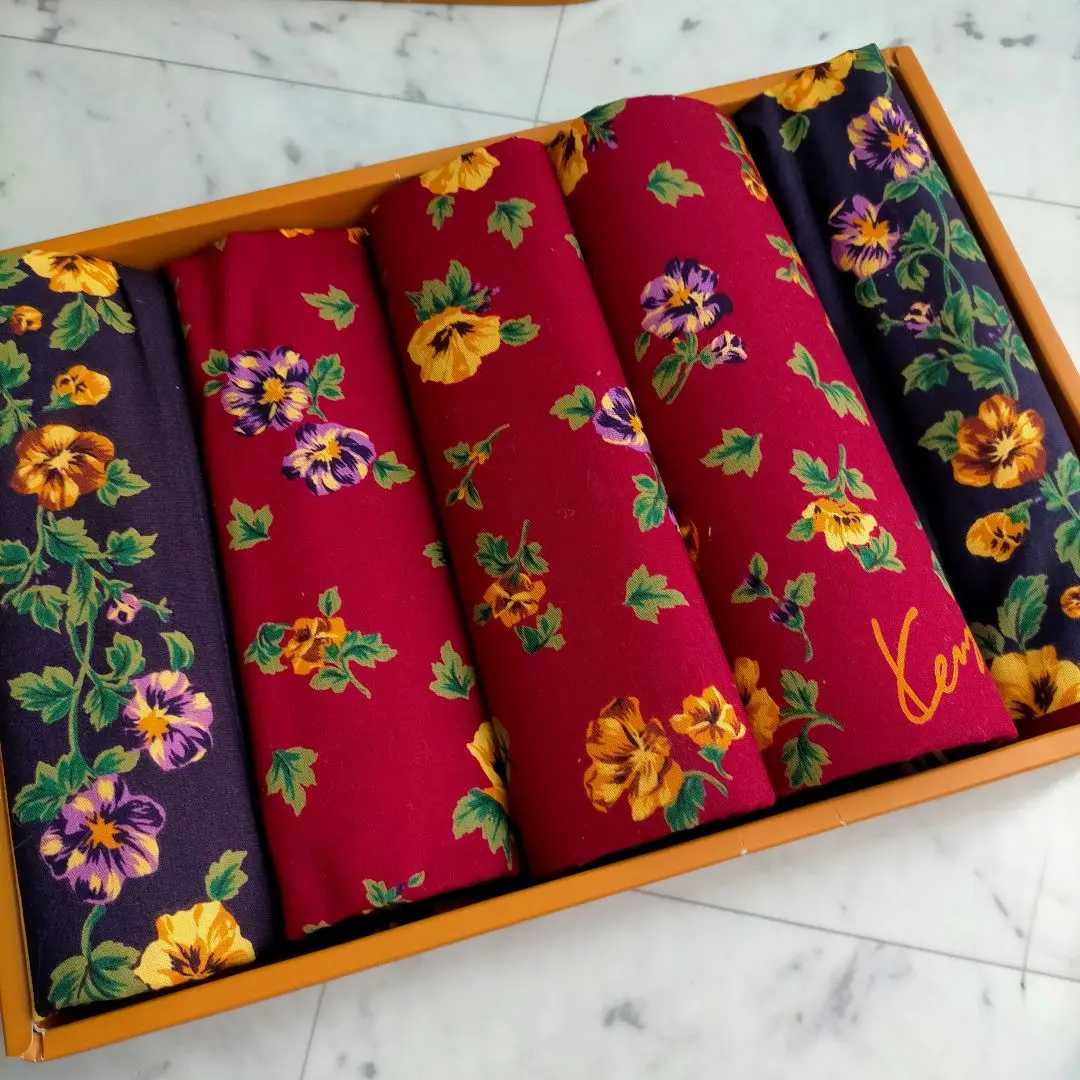 KENZO 座布団カバー KZ 615 花柄 赤　10枚セット　新品・未使用 KENZO座布団カバー5枚組 - メルカリ