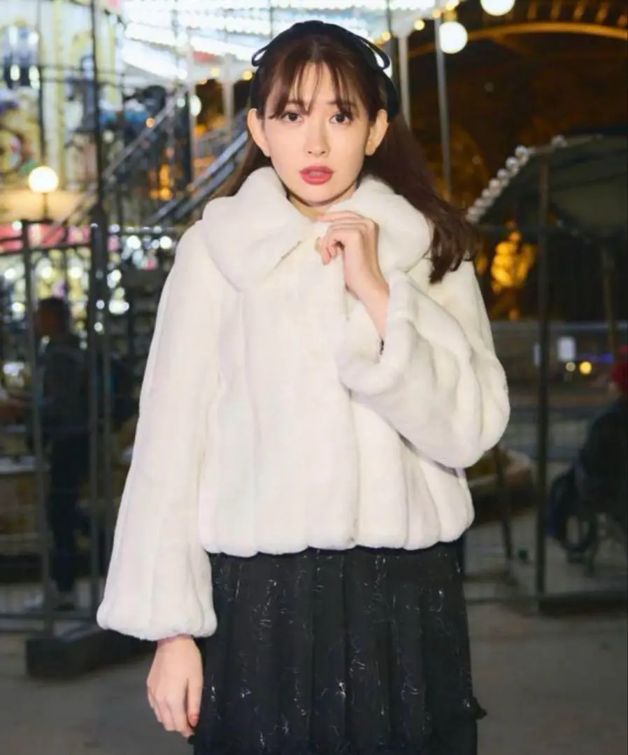 新品タグ付きmuguetvolumefakefurcoatアイボリー 新品タグ付きmuguetvolumefakefurcoatアイボリー