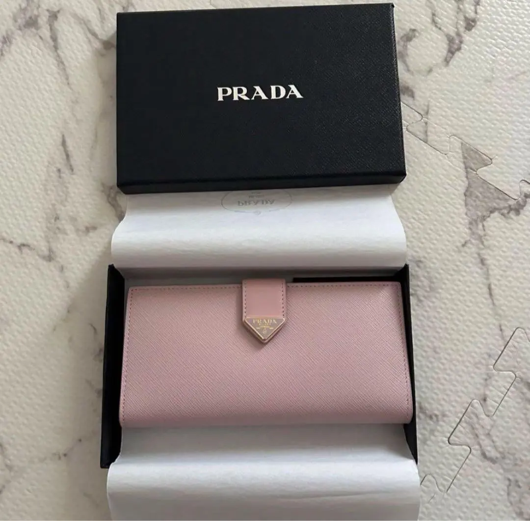 美品✨プラダ♡タブ二つ折り財布　サフィアーノレザー　ゴールド金具　ペールピンク 1522_8.jpg