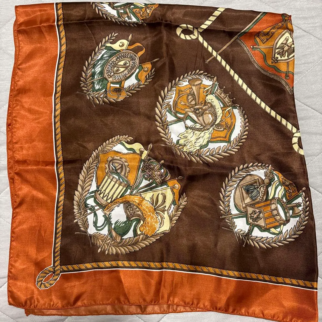 Thumbnail of Elegant brown-orange scarf