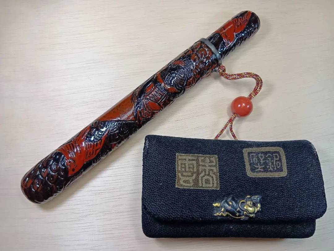 提物①　胴乱　煙草入れ　前金具　根付　緒締　煙管筒　袋　和骨董　アンティーク 提物!!一つ提げ煙草入れや煙管筒腰差しなど買取させて頂きました