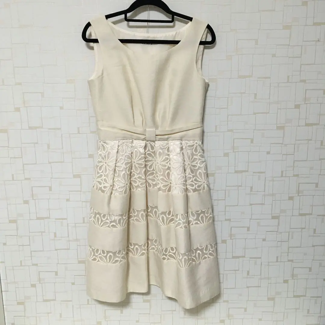 洋裝　エー・アール アザレアローズ　AR Azalea Rose 白色 的縮圖