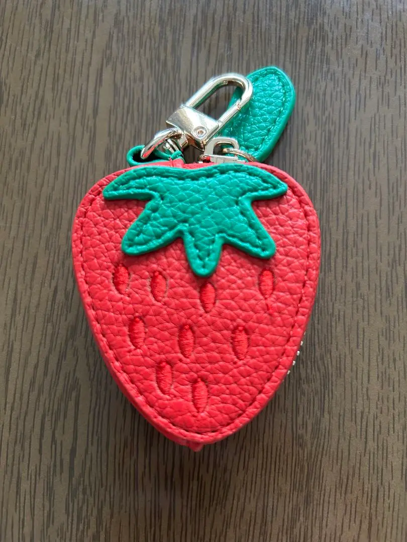 草莓造型零錢包・小物收納 的縮圖