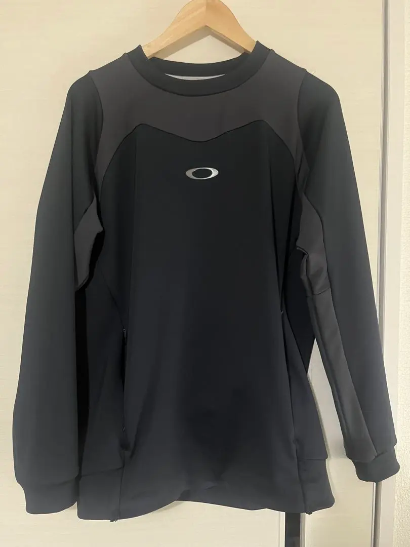 Thumbnail of Oakley Sweatshirt, worn by Ryu Matsumoto