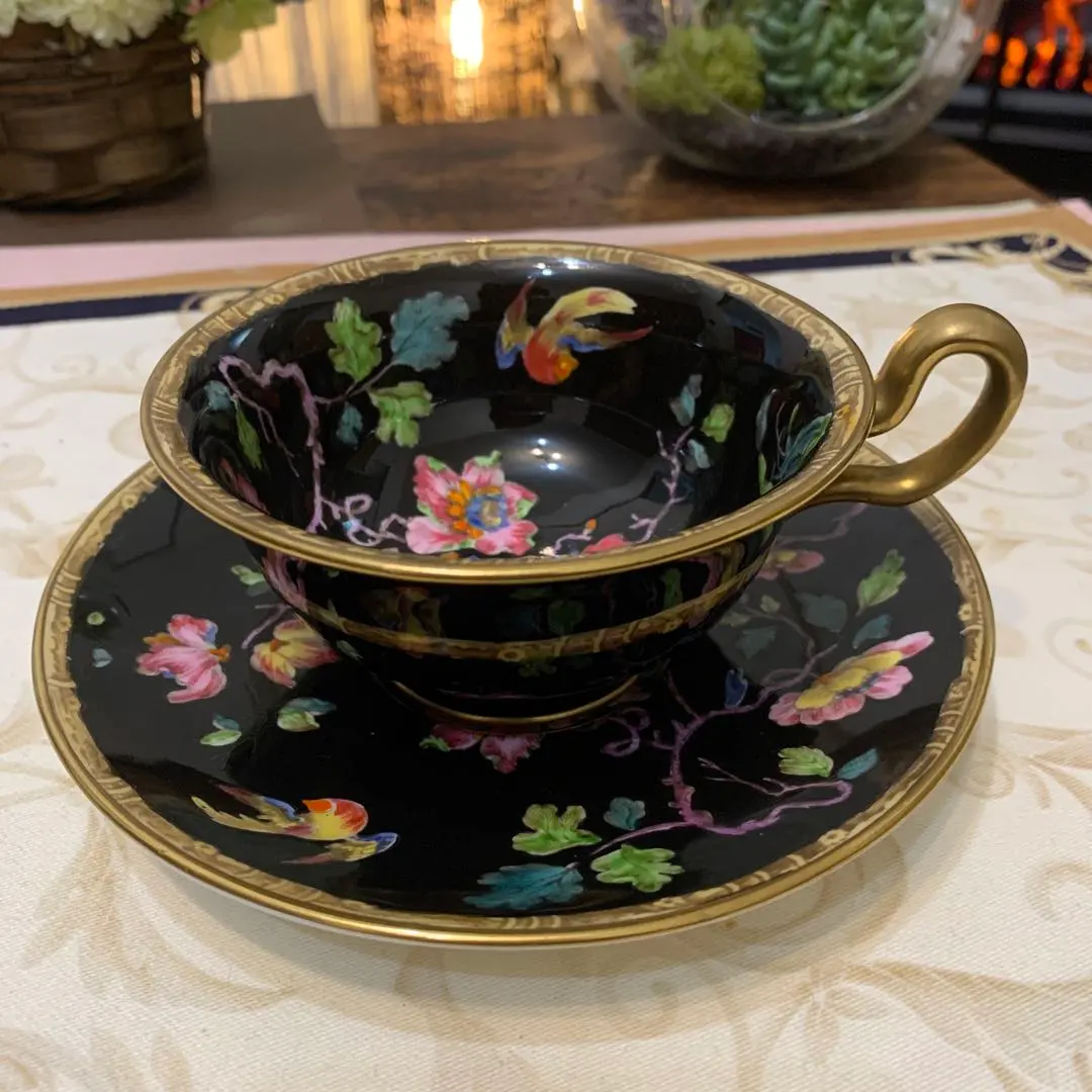 稀有 古董 瑋緻活 (Wedgwood) 燕子 黑茶杯 & 茶碟 的縮圖