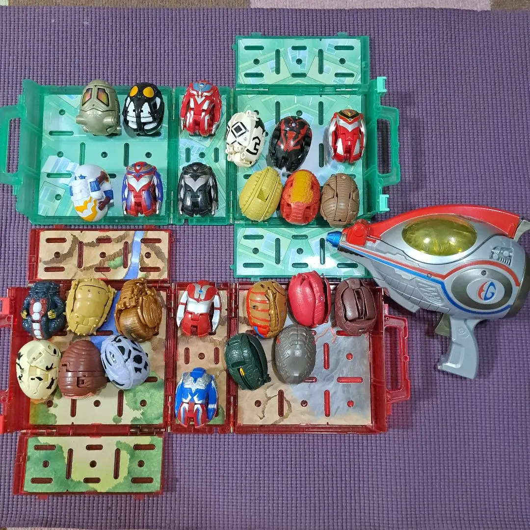 レア　ウルトラエッグ　15体　ケース付　アタッシュケース　エッグ　ウルトラマン Amazon.co.jp: ウルトラマン ウルトラエッグ バトルアタッシュ