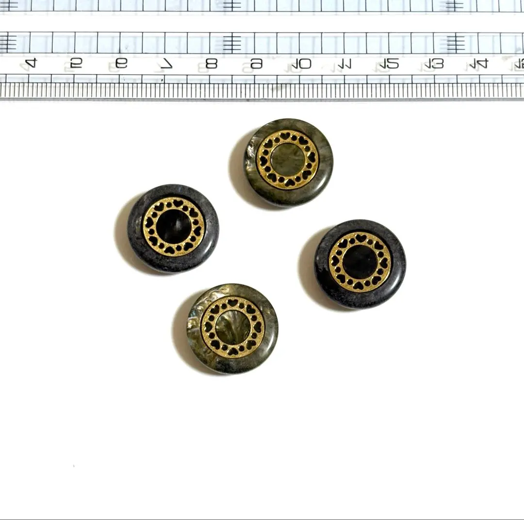 鈕扣 卡其色和海軍藍 的縮圖