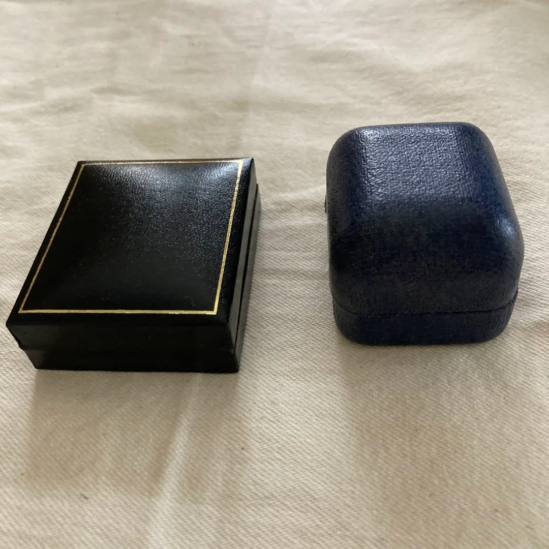 Thumbnail of Vintage British Ring Case
