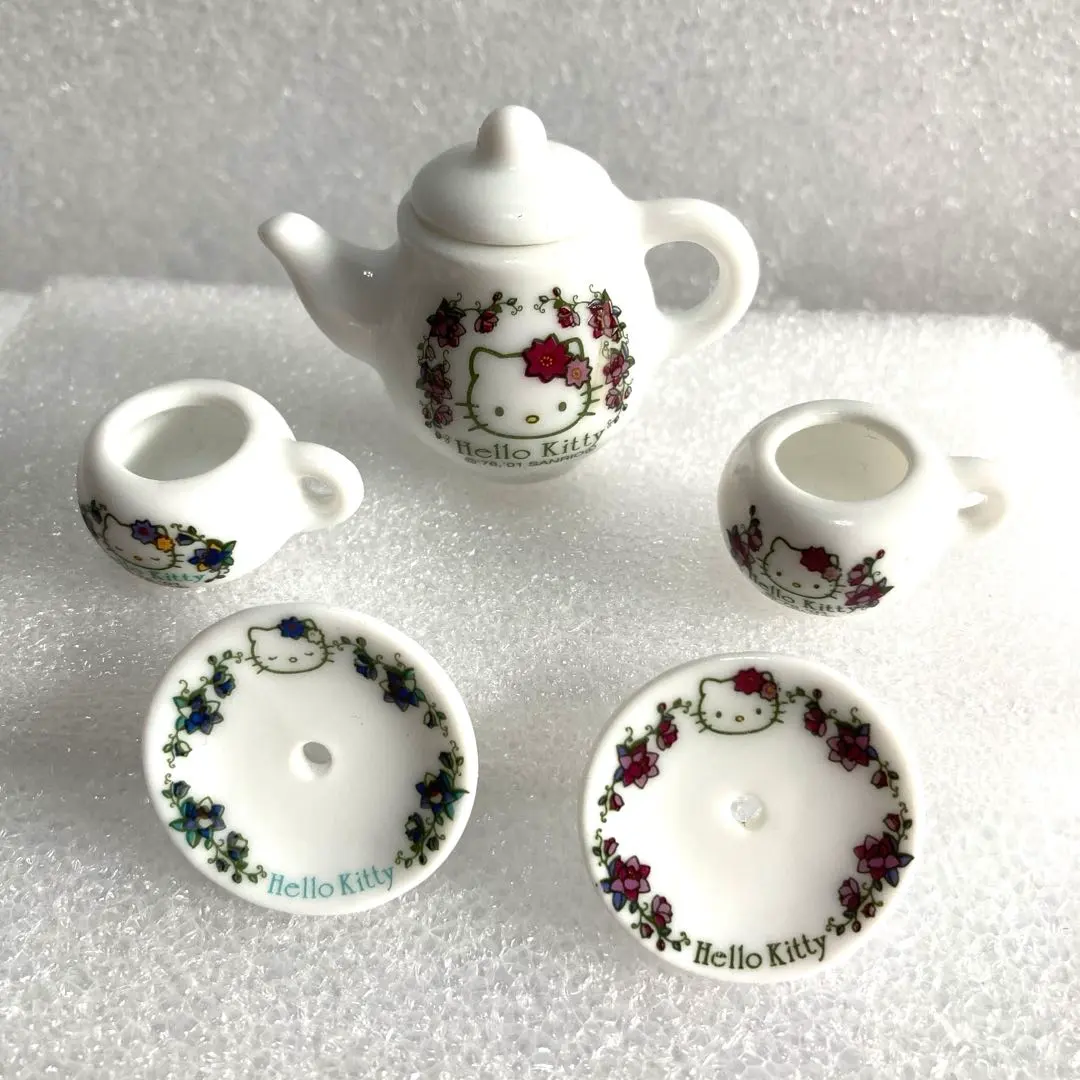 Thumbnail of Hello Kitty miniature teapot set