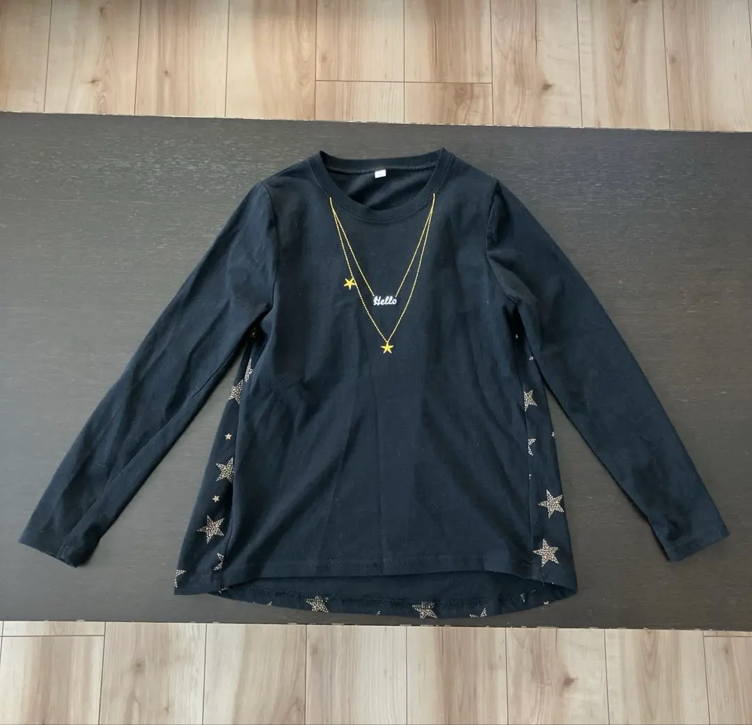 【新品 未使用】長袖T恤 針織衫 星星項鍊 後背設計 的縮圖