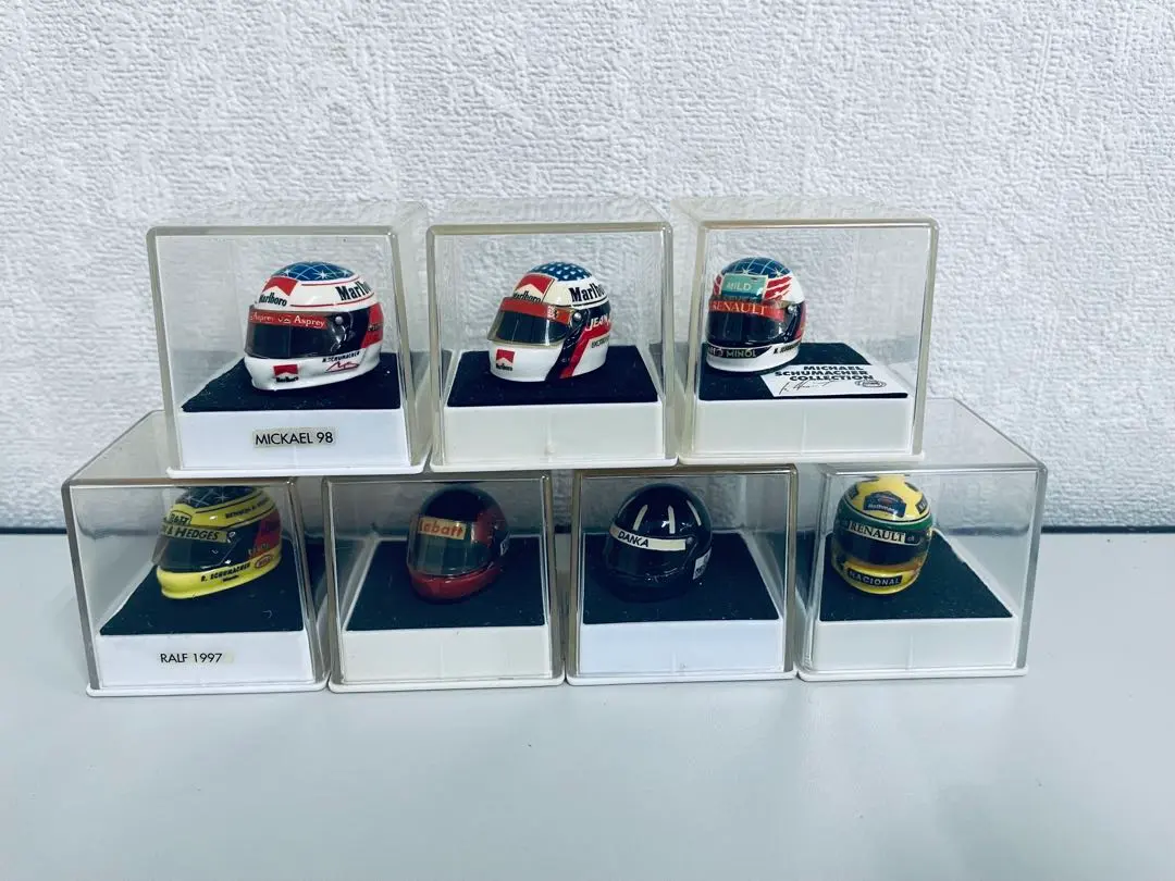 海外購入　F1 THE MOVIE エフワンザムービー　ヘルメットフィギュア 海外購入 F1 THE MOVIE エフワンザムービー ヘルメット