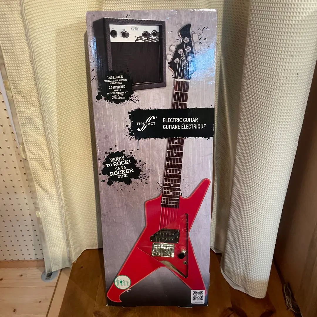 未使用品  FIRSTACT  ME1980  エレキギター First Act ME1980 Electric Guitar Black With Flames