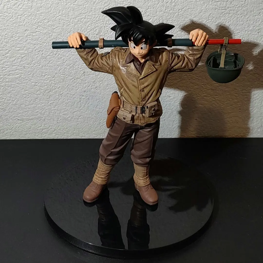 孫悟空 軍服風フィギュア ドラゴンボール BWFC 孫悟空 軍服 モノクロver. フィギュア
