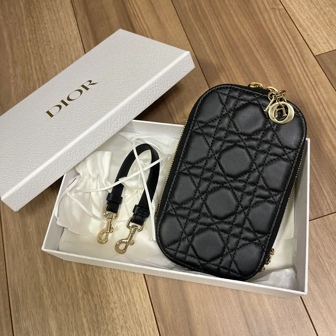 ♡様専用Dior カナージュ エナメル キルティング スマホ