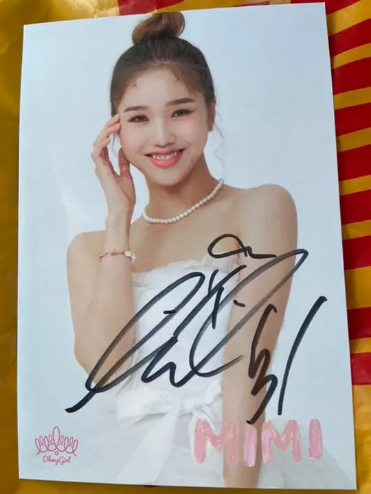 OH MY GIRL ビニ 直筆サイン入CD ユビン Binnie Yubin 2025年最新】oh my girl ビニの人気アイテム - メルカリ