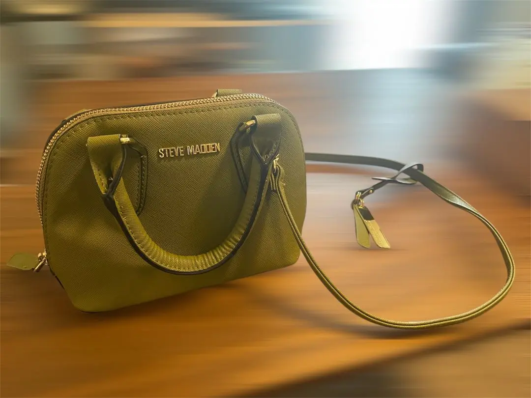 Steve Madden☆ パイソン柄・ショルダー・クロスボディーバッグ Steve Madden(スティーブマデン) ショルダーバッグ・ポシェット