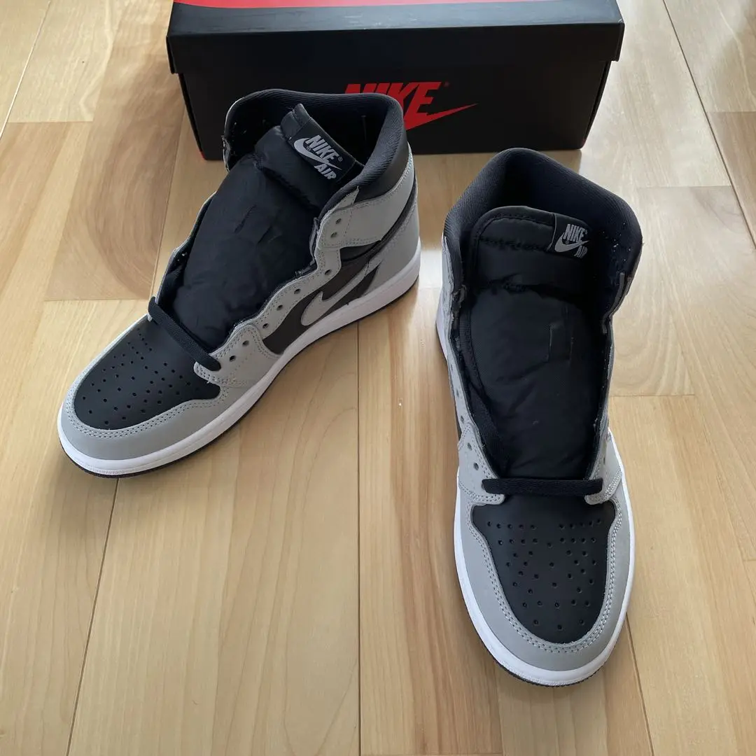 NIKE ナイキ　エアジョーダン１　新品未使用　ホワイトシャドウ NIKE AIR JORDAN 1 MID 