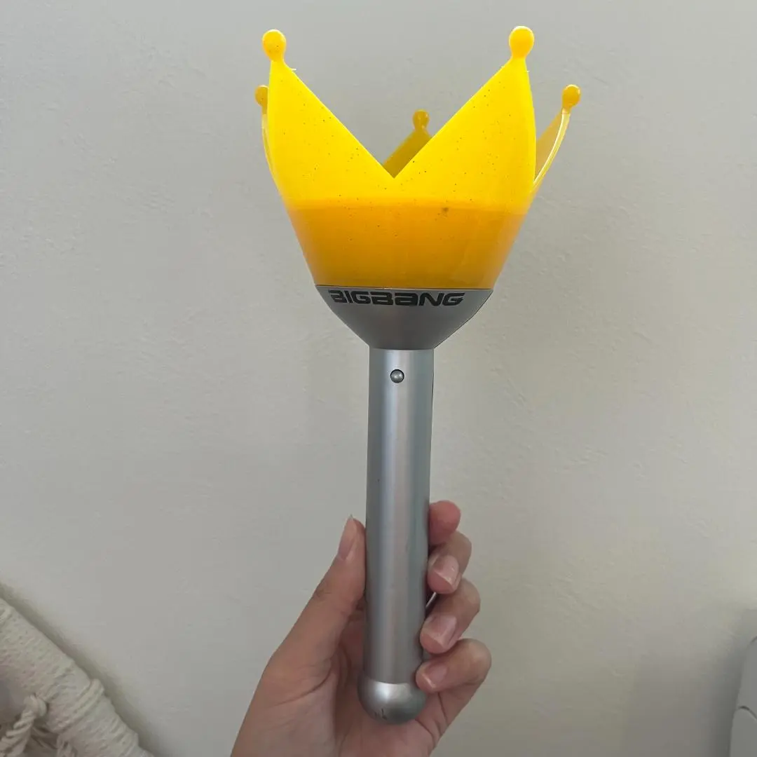 BIGBANG ペンライト 王冠型 初代 ジャンク品 BIGBANG 王冠型ペンライト 初期 - メルカリ