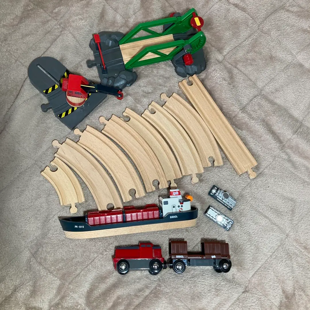 貨運港組合套裝 貨號:33061 BRIO 木製鐵軌 貨船 的縮圖