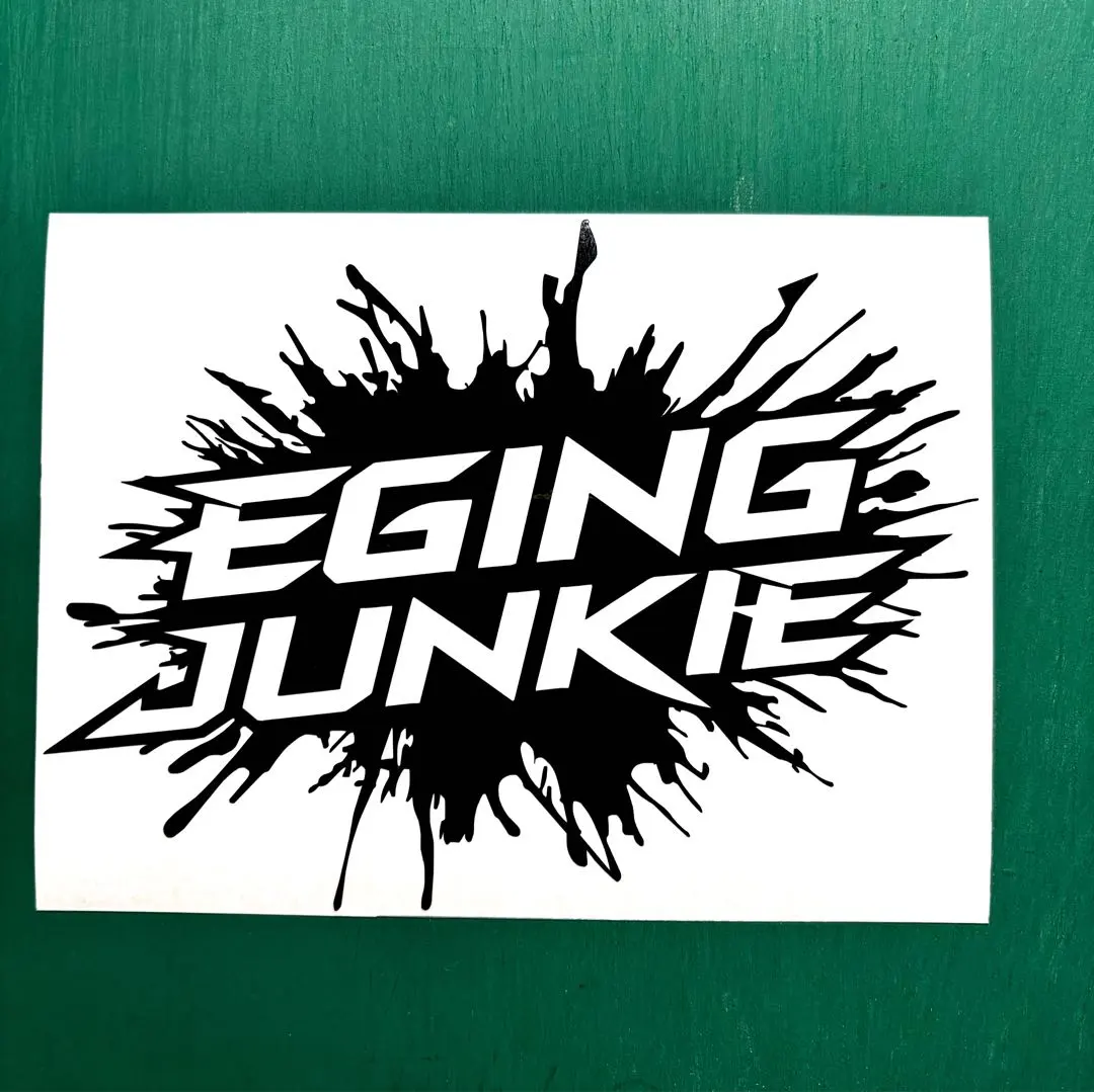 【戶外耐候貼紙】裹著墨魚汁的「Eging Junkie」切割貼紙 的縮圖