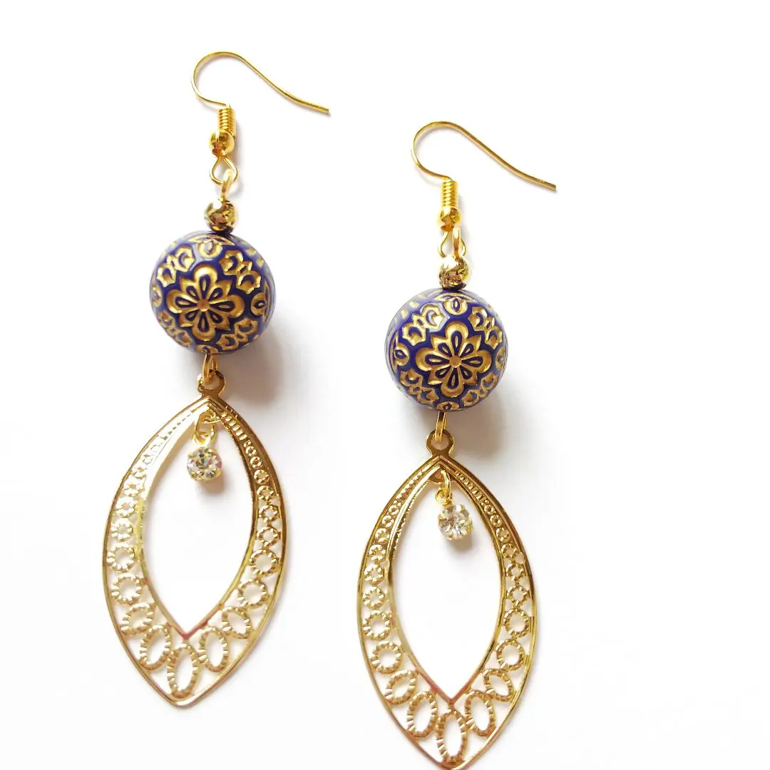 Thumbnail of No. 530 · Openwork Charm Earrings