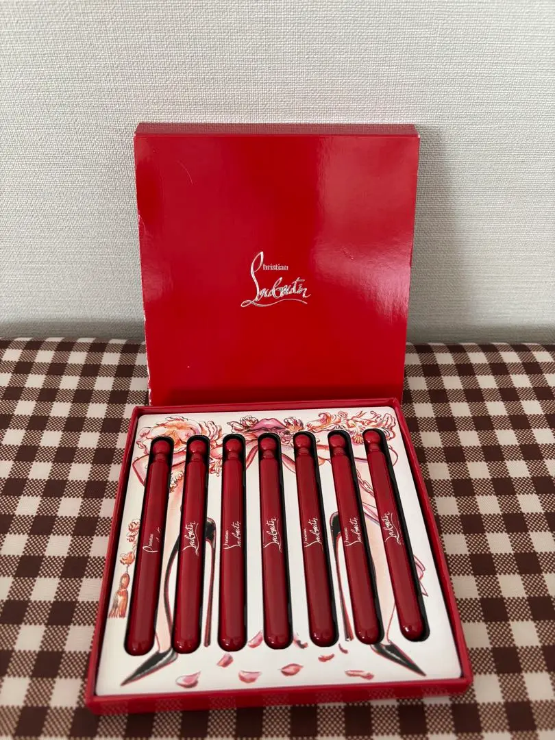 ルビワールド　セントライブラリー　ルブタン　香水 試してみた】ルビワールド セントライブラリー クリスチャン