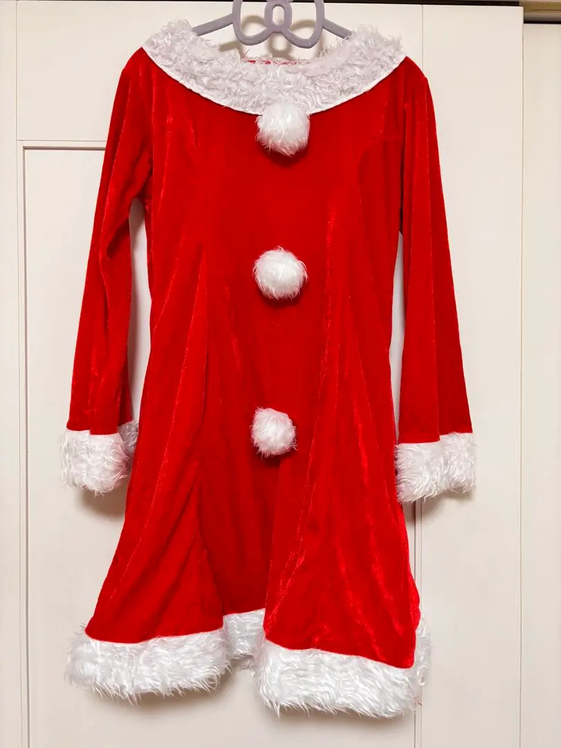 Thumbnail of Pom-pom Santa cosplay