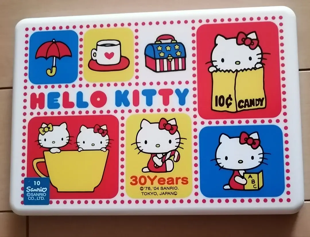 HELLO KITTY 凱蒂貓 30 週年 午餐盒 便當盒 的縮圖