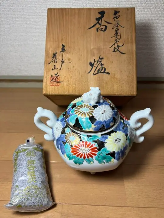 茶道具　平戸焼　三川内焼　白磁香合　口石長山作 茶道具 平戸焼 三川内焼 白磁香合 口石長山作 - 工芸品