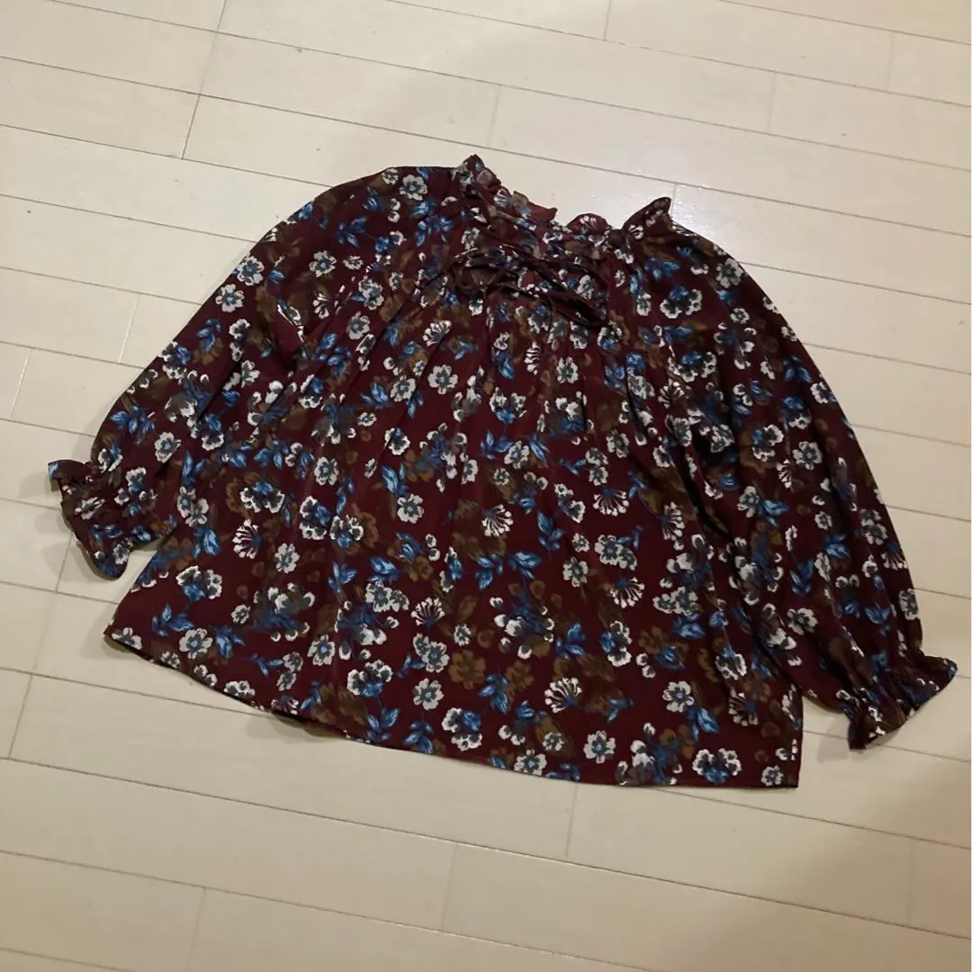 Thumbnail of Top Blouse Floral 3/4 Sleeve natural couture