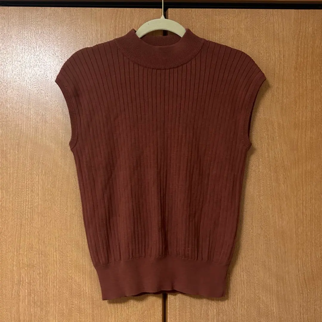 Thumbnail of 【Excellent Condition】YECCA VECCA Brown Sleeveless Knit Top