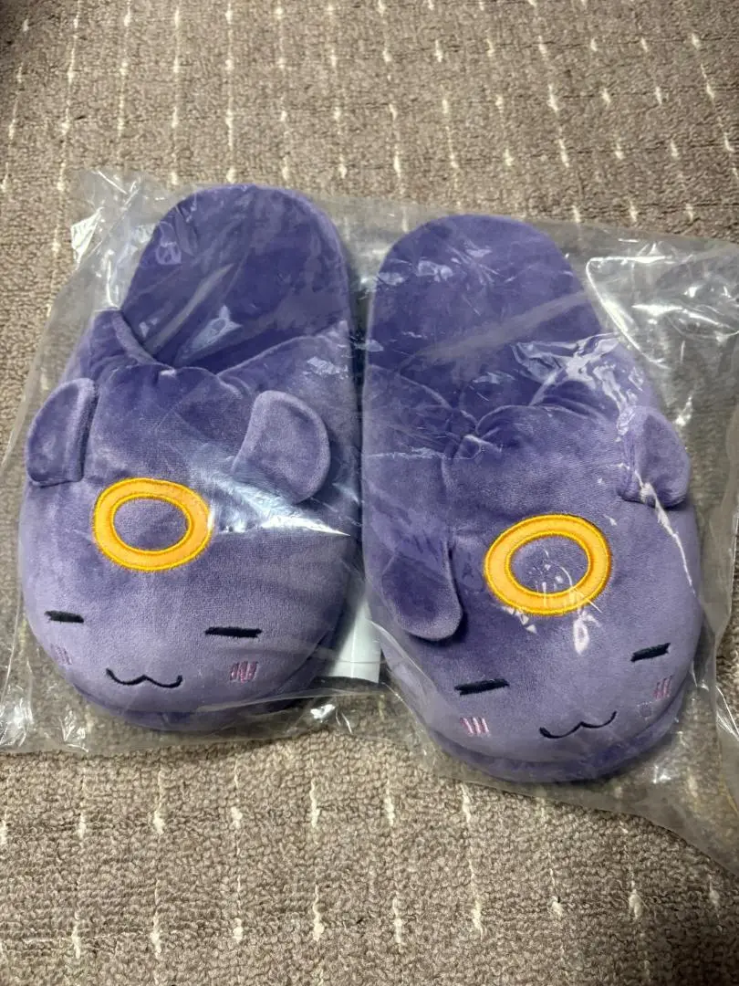 ホロライブ 一伊那尓栖 活動3周年記念 「増殖している！」タコダチルームスリッパ 一伊那尓栖 活動3周年記念 – hololive production official shop