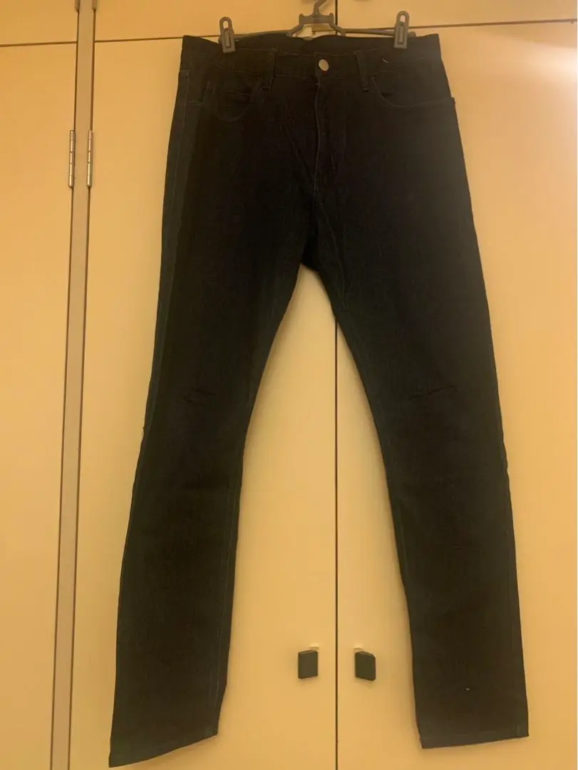 Thumbnail of Dark blue jeans