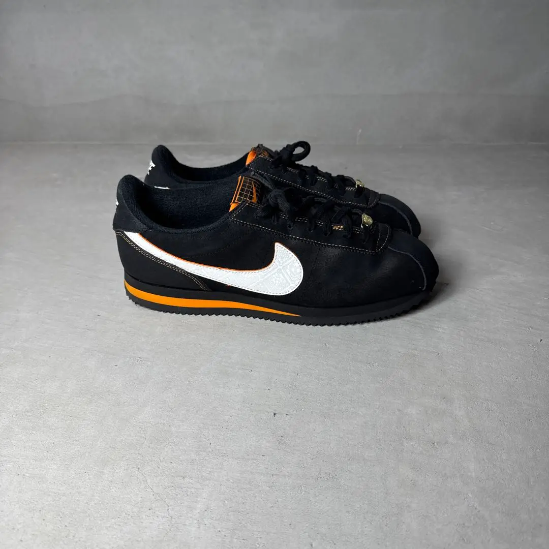 Nike Cortez 死者の日コレクション　ブラック刺繍デザイン Nike Cortez 死者の日コレクション ブラック刺繍デザイン