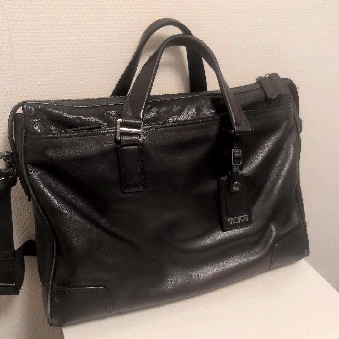 トゥミ BEACON HILL VERNON LEATHER BRIEF レザー トゥミ BEACON HILL VERNON LEATHER BRIEF レザー