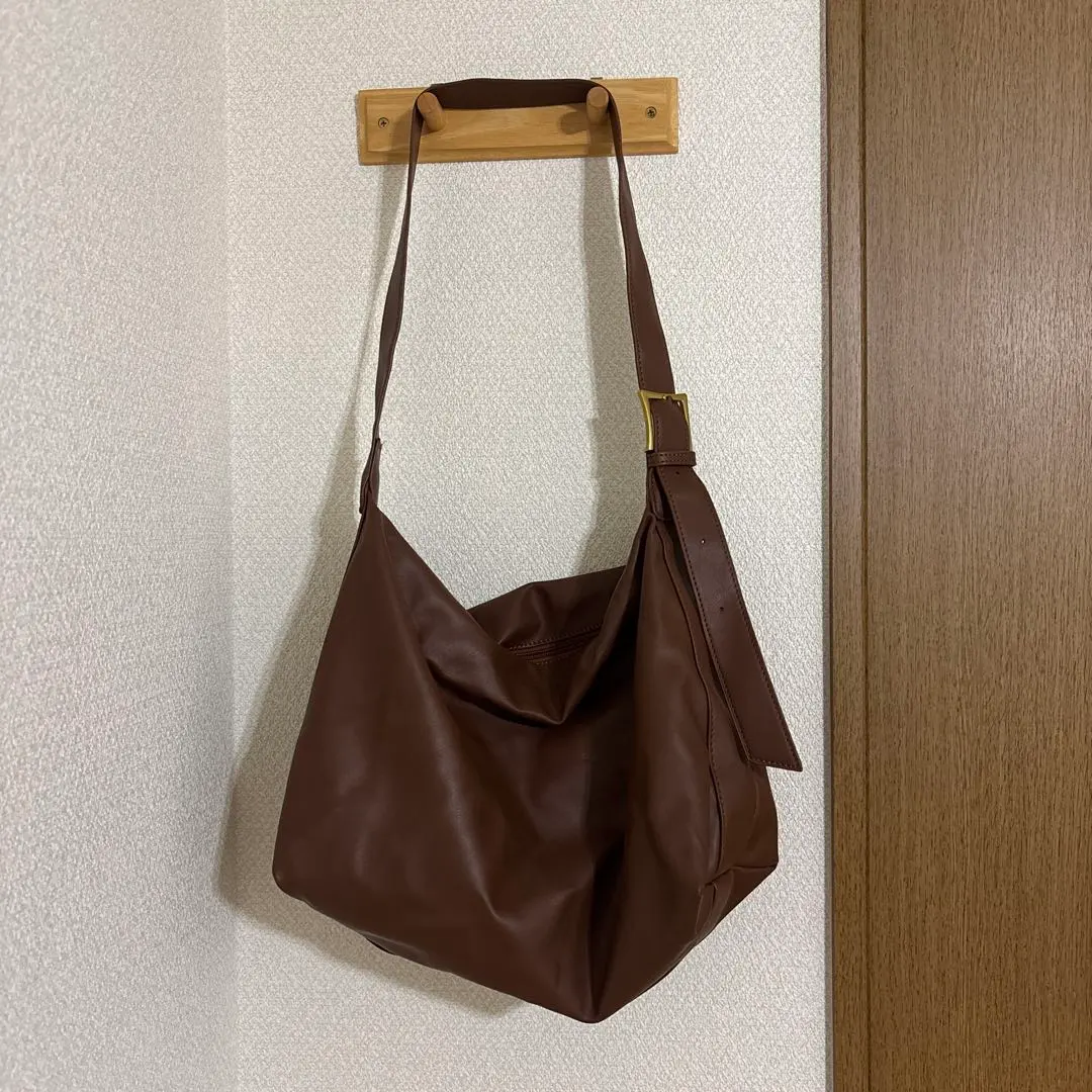 Thumbnail of Brown shoulder bag, large size