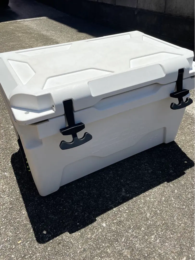 美品。CASCADEクーラーボックス Cascade (キャスケイド) クーラーボックス 45QT(42.6L) ホワイト