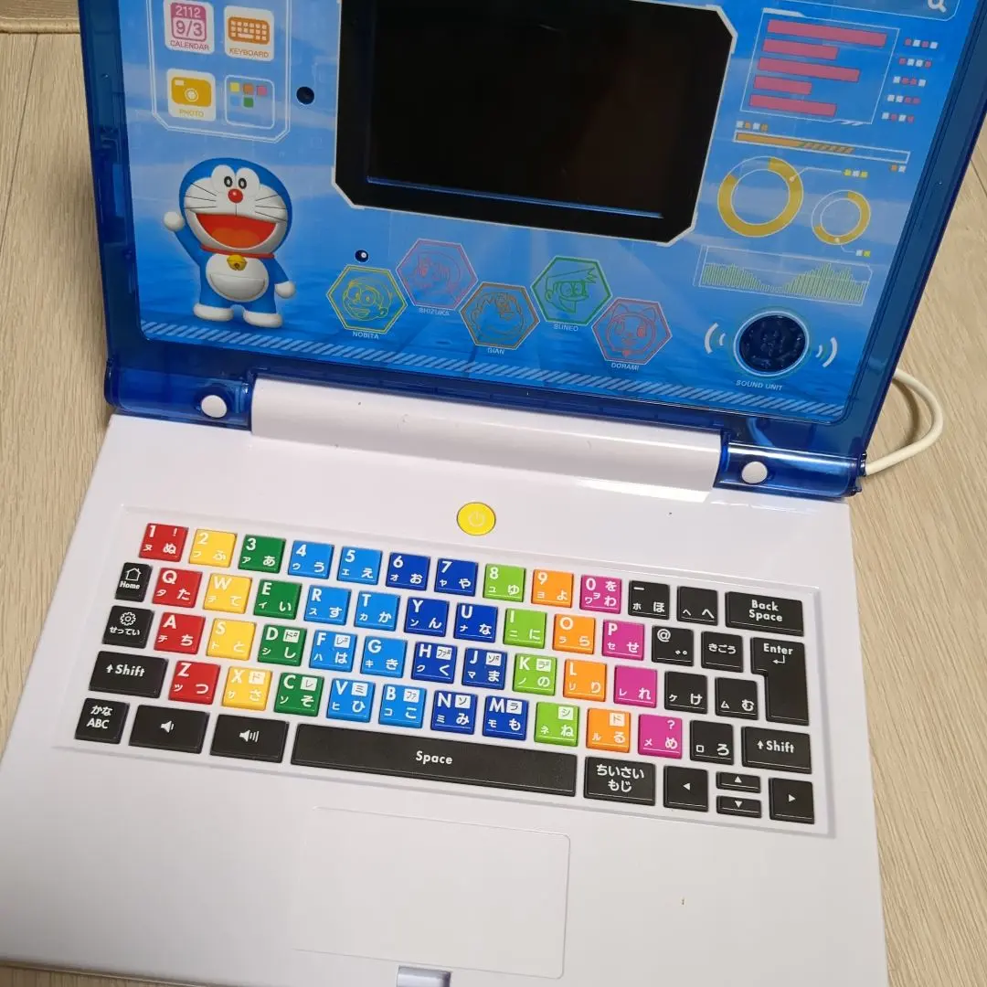 ドラえもんAIパソコン | ドラえもん｜バンダイ公式サイト
