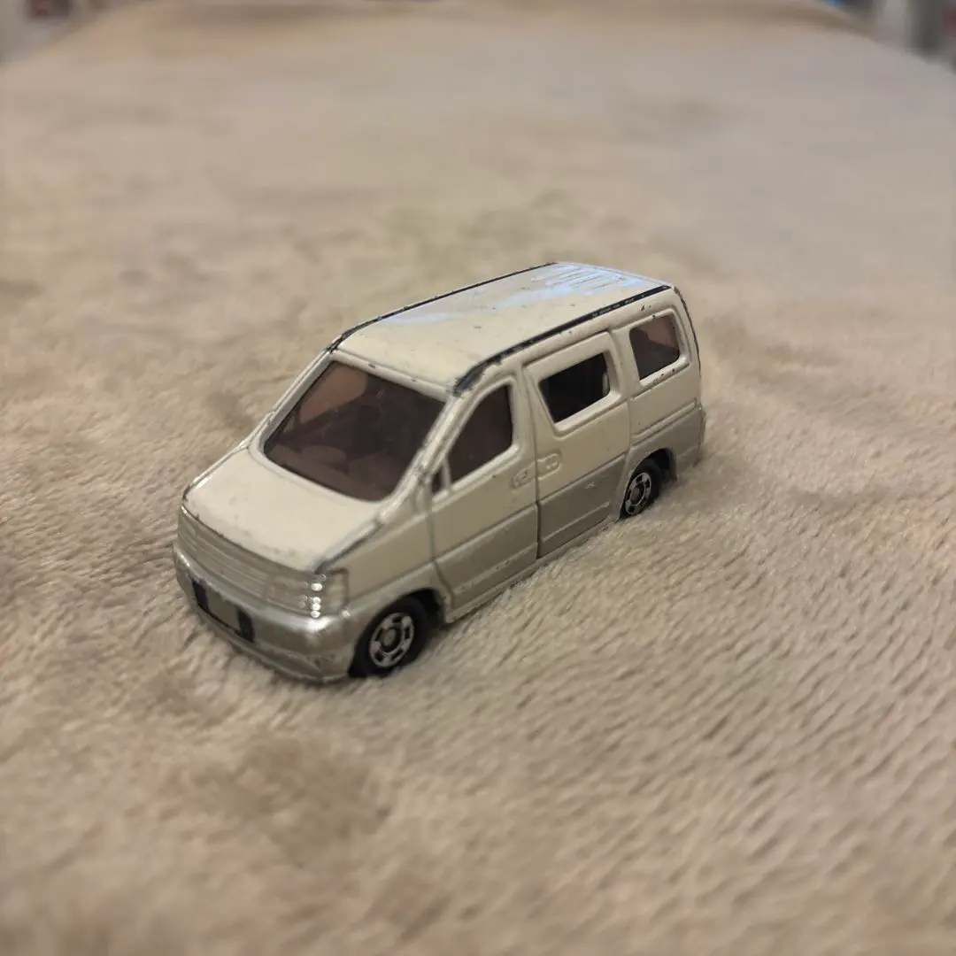 Thumbnail of Tomica NISSAN Elgrand