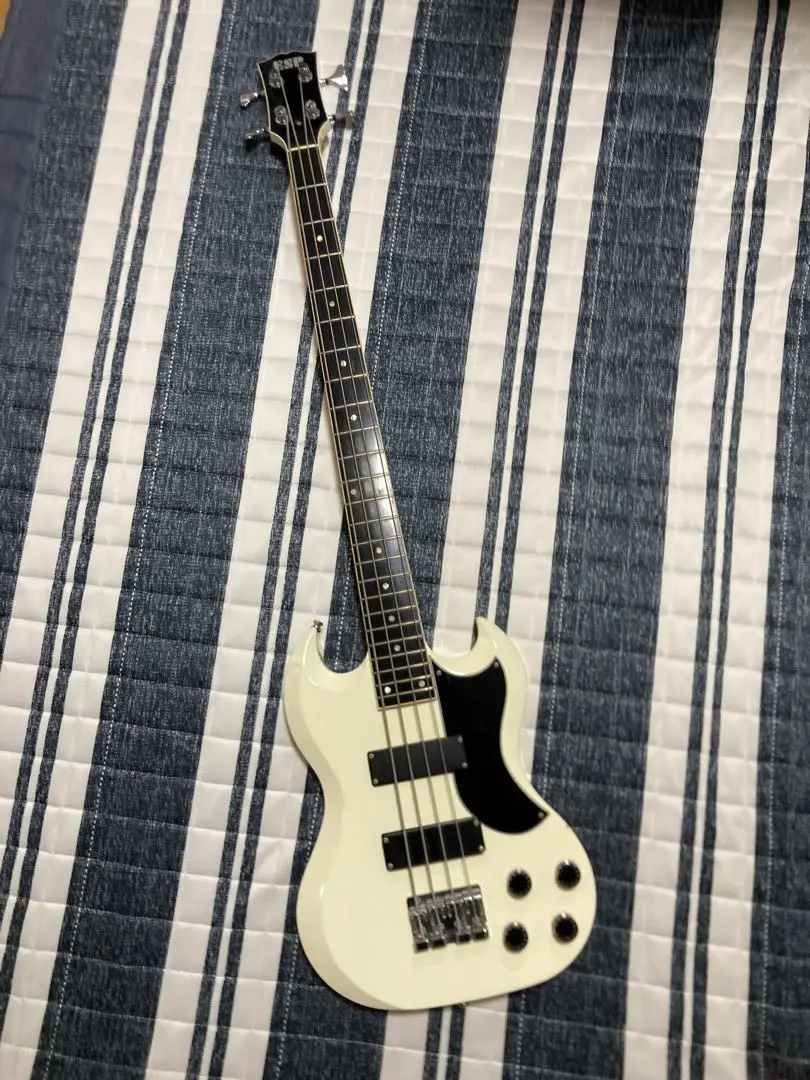 ベース J-MF-I J-White LUNA SEA J Signature Fender Custom Shop】2本目となる「J (LUNA SEA)」氏の