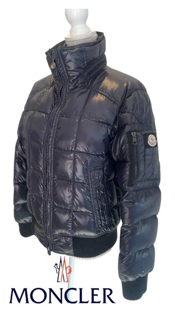 【美品】MONCLER ネイビー MA-1ジャケット MONCLERのフリマアイテム一覧