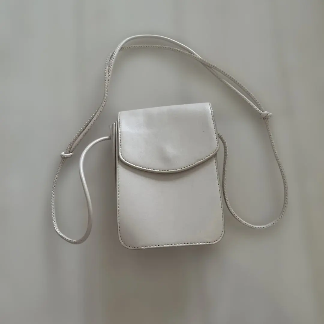 Thumbnail of shoulder bag