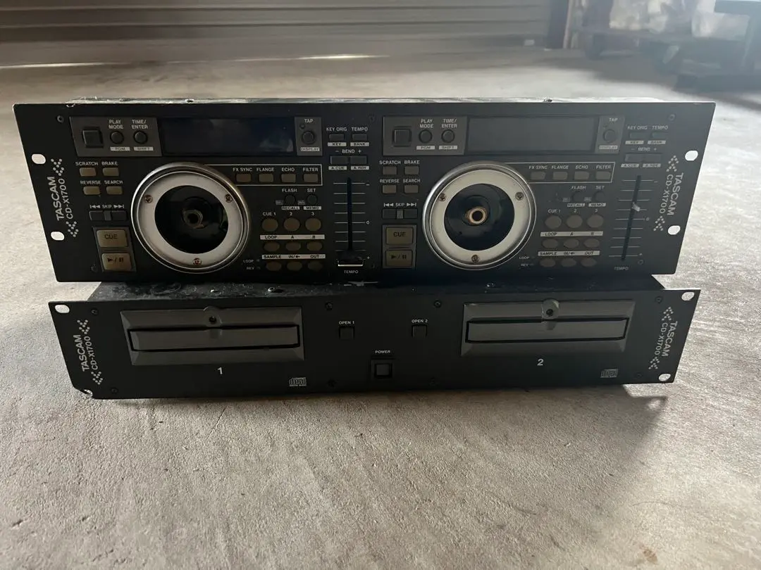 【在庫あり/即出荷可】 TASCAM CD-1700&Behringer VMX1000 音出し確認 DJ機材