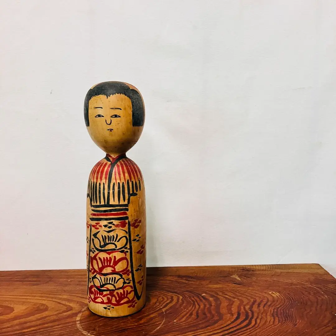 伝統こけし　木地山こけし　⭕️超レアなロクロ線椿花模様50cm超　名工　小椋久太郎 伝統こけし 木地山こけし ⭕️超レアなロクロ線椿花模様50cm