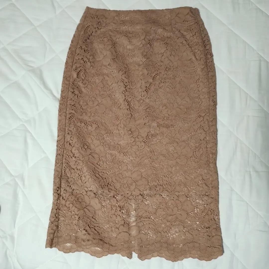 GU 膝下緊身裙 粉米色 蕾絲 的縮圖