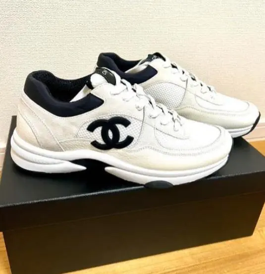 Thumbnail of Excellent condition sneakers, men's, size 43