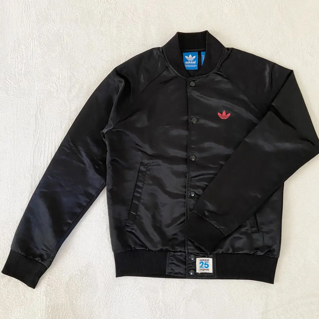 アディダス×NIGOコラボ スタジャン 袖革 25周年記念 ネイビー アディダス×NIGOコラボ スタジャン 袖革 25周年記念 ネイビー