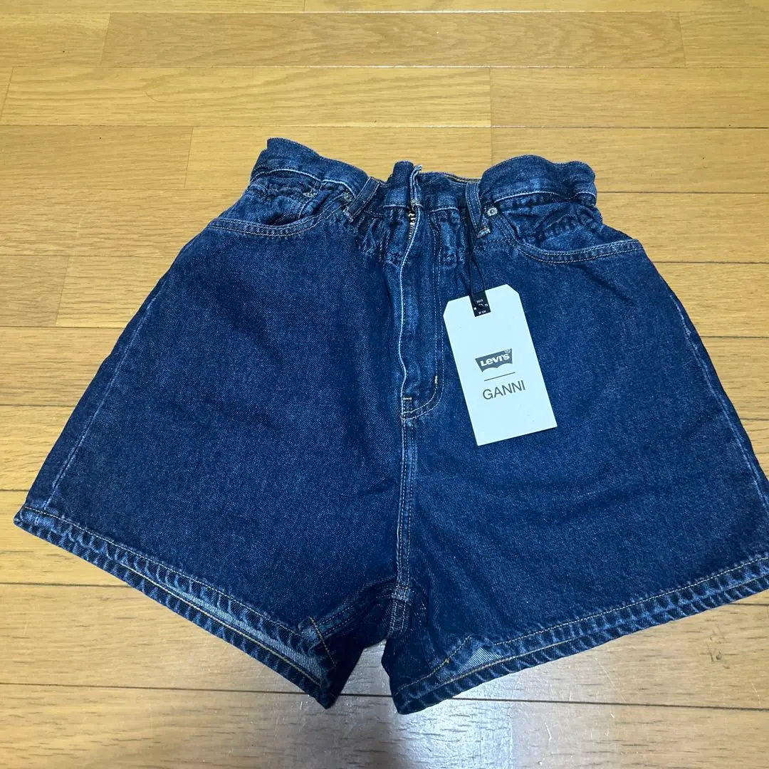 最終値下げ！新品！ganni Levis ショートパンツ　レアなコラボ商品 2025年最新】ganniリーバイスの人気アイテム - メルカリ